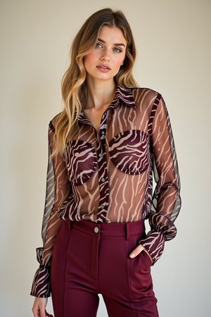 Chemisier transparent motif zèbre bordeaux